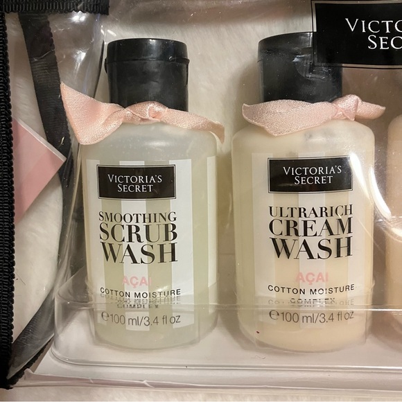 Victoria's Secret Ultimate Moisture To Go Kit - Picture 2 of 6